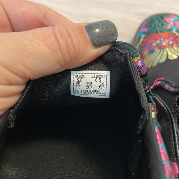 Vans Classic Slip-On Floral Skate Shoes - Picture 7 of 8